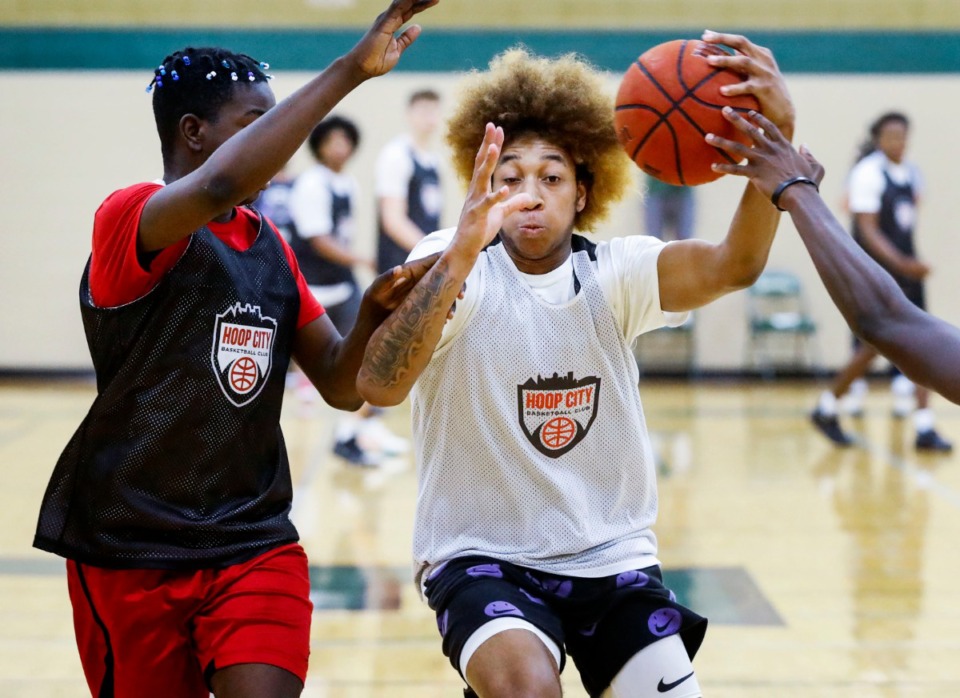 Fivestar guard JD Davison still considering Memphis, remains close