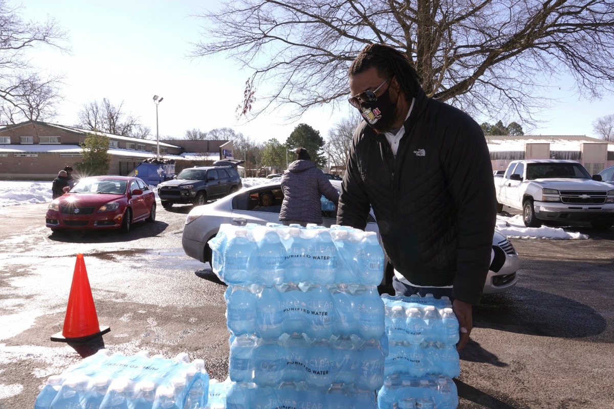 Council votes to order car washes closed for duration of boil water