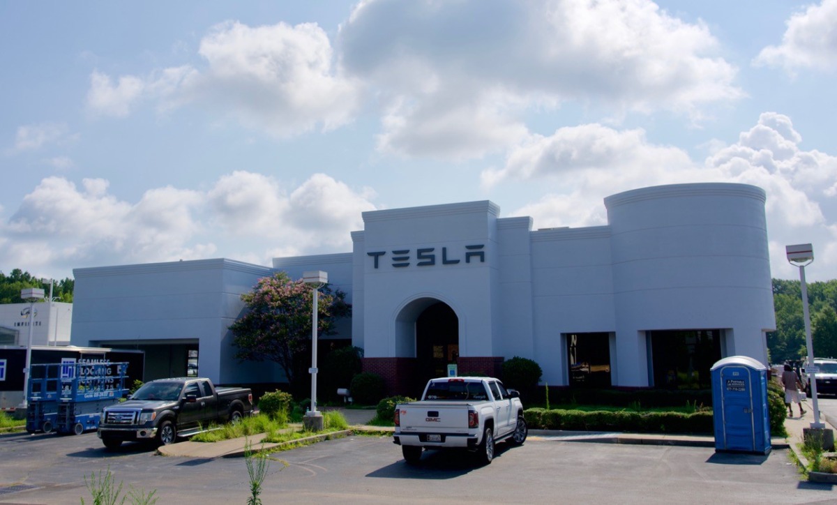 Biggest sign yet that Tesla is coming to Memphis in a large way a sign Memphis Local, Sports