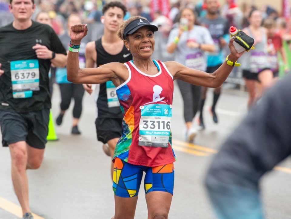 17,000 runners fill streets for 20th St. Jude Memphis Marathon