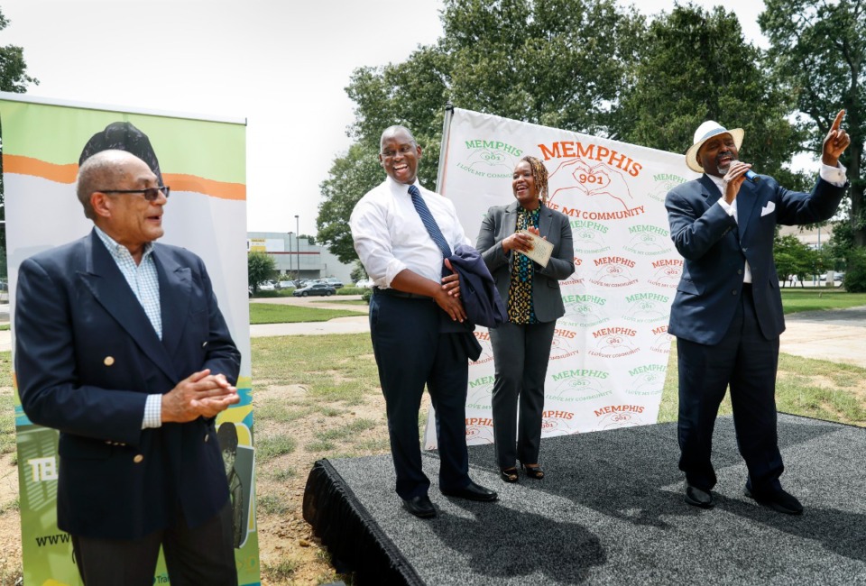 Turner opens campaign for Memphis mayor where Forrest statue once stood