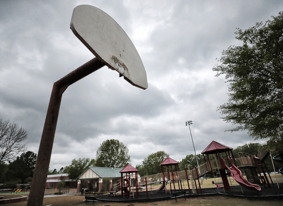 Farmington Park renovations spark dispute over basketball goals