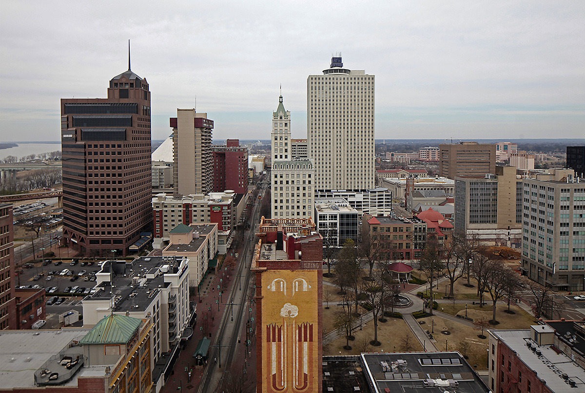 Belz plans 17.6M apartment remodel at Pembroke Square, Peabody Place