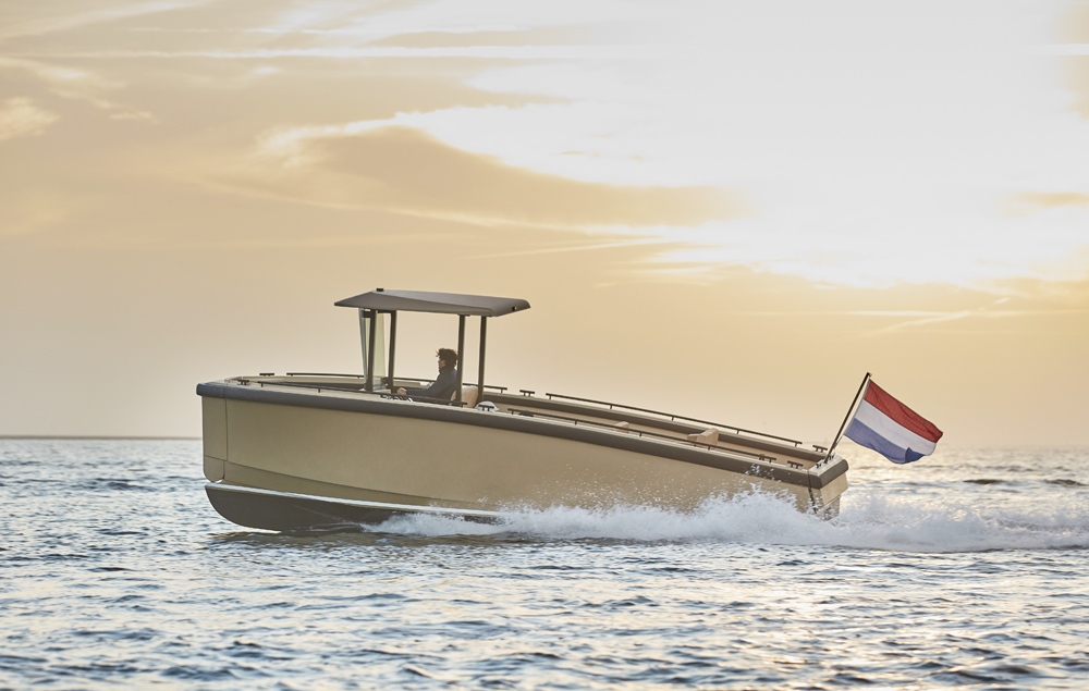 DutchCraft DC25, The Fullelectric Carbon Fiber Superyacht Tender