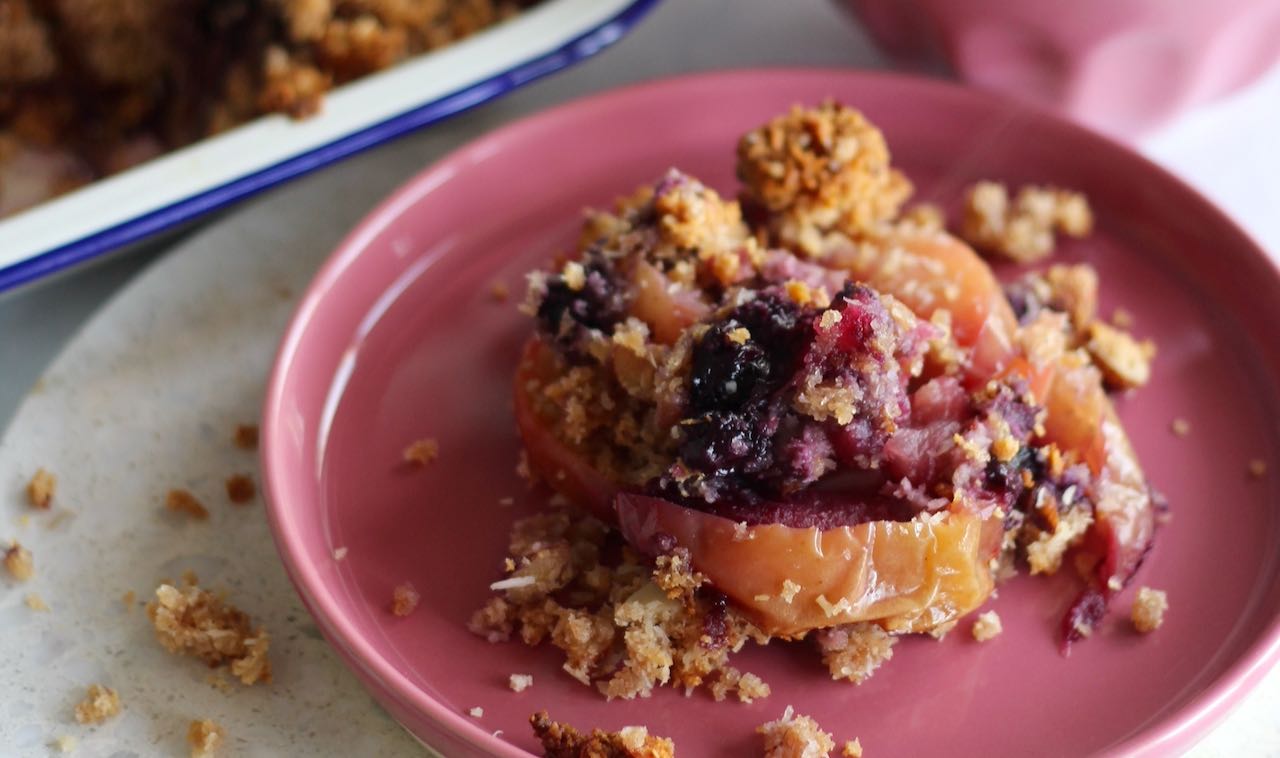 Blueberry and apple crumble, the easiest dessert recipe!