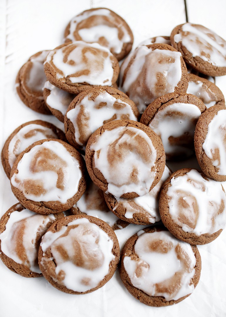 Iced Molasses Cookies The Merrythought
