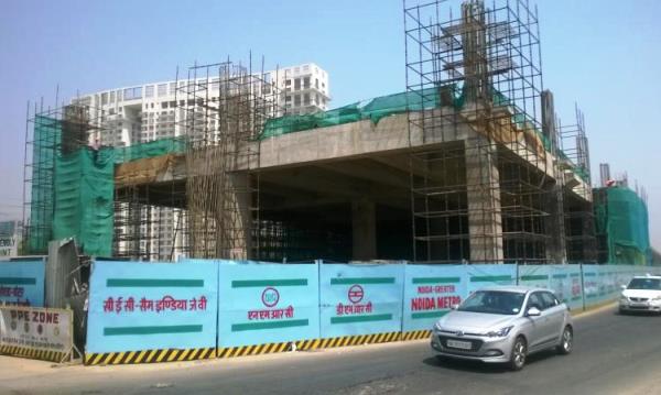 [Pics] Progress of Noida Metro's Sec71 & Sec50 Stations The Metro