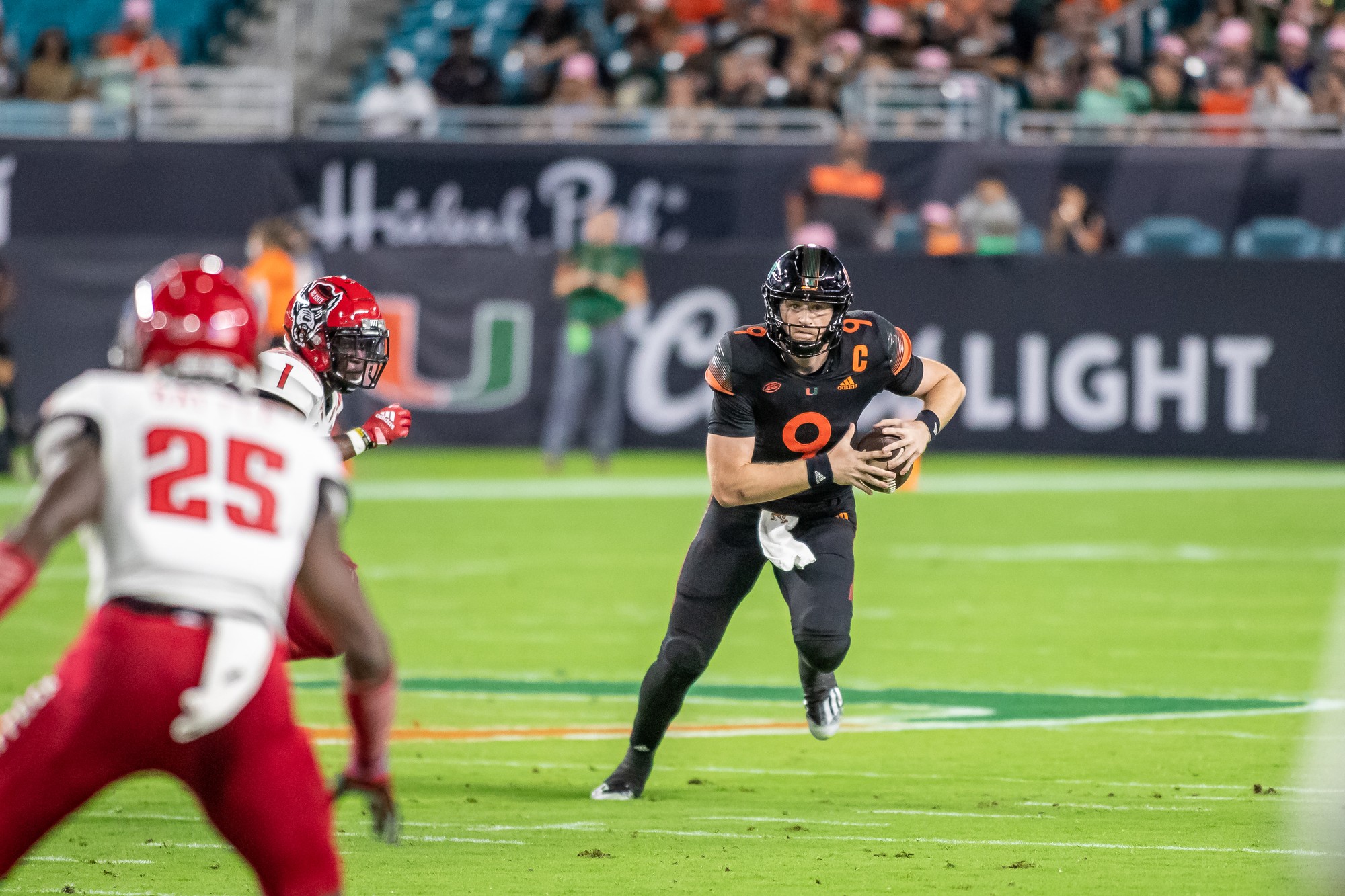 Van Dyke’s career afternoon fuels Hurricanes’ 3834 upset victory in