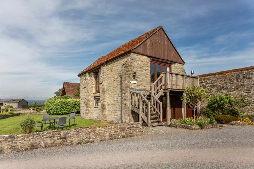 Meadow Barn 4 Person Holiday Cottage Middlewick Glastonbury Somerset