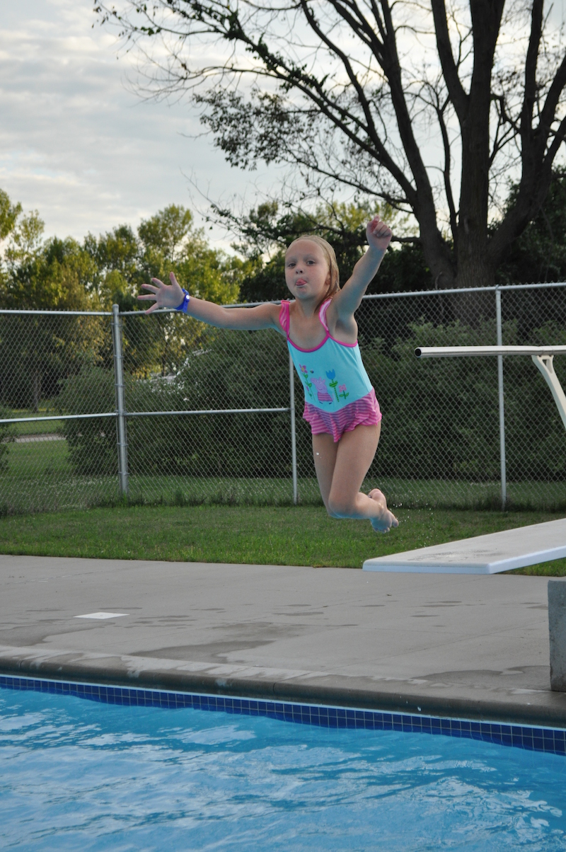 Swim Instructor Helps Girl With Epilepsy and Seizures Love the Water The Mighty