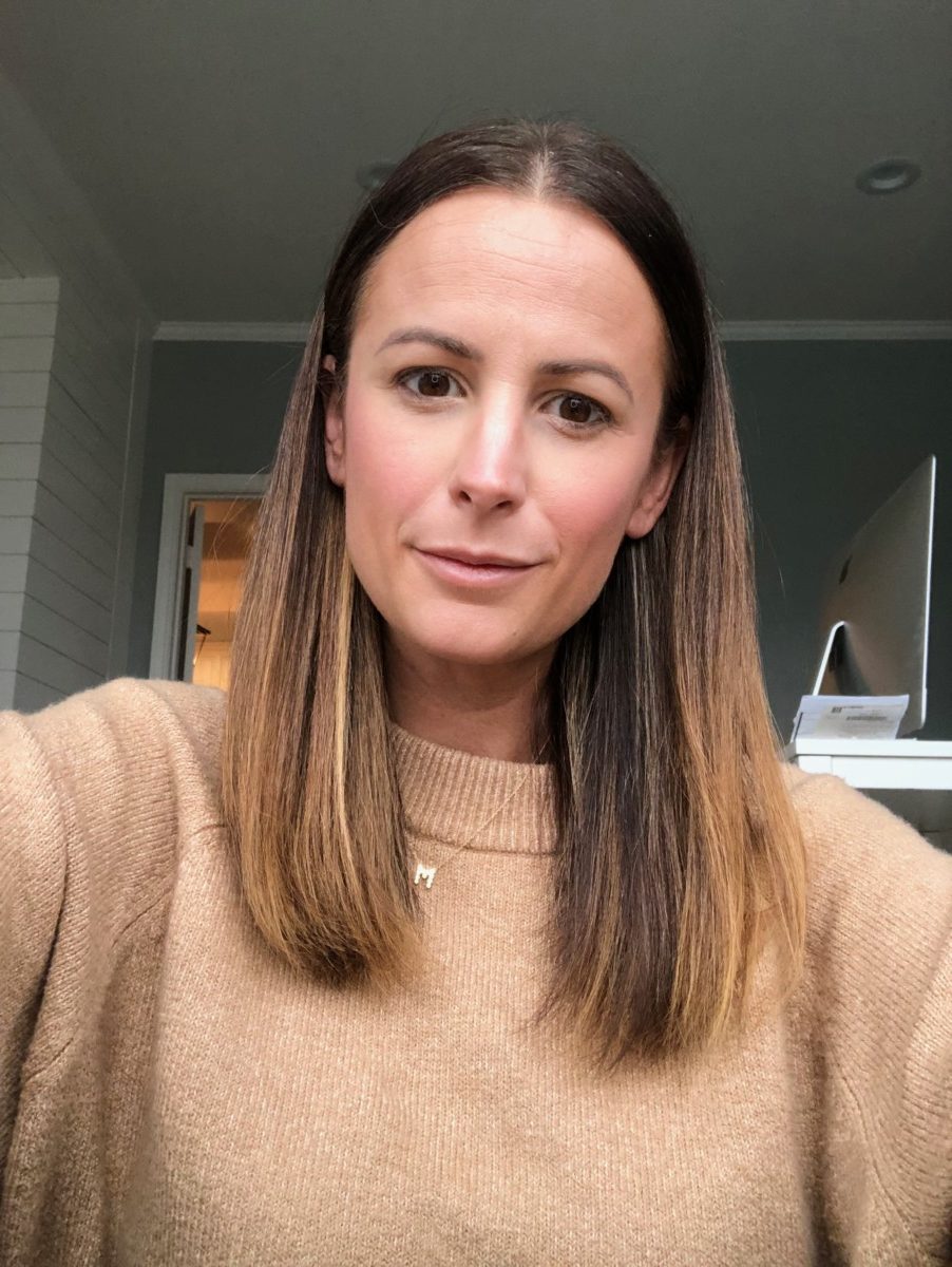 The Miller Affect Wearing The Laura Mercier Matte Radiance Baked Powder Compact. - The Miller Affect