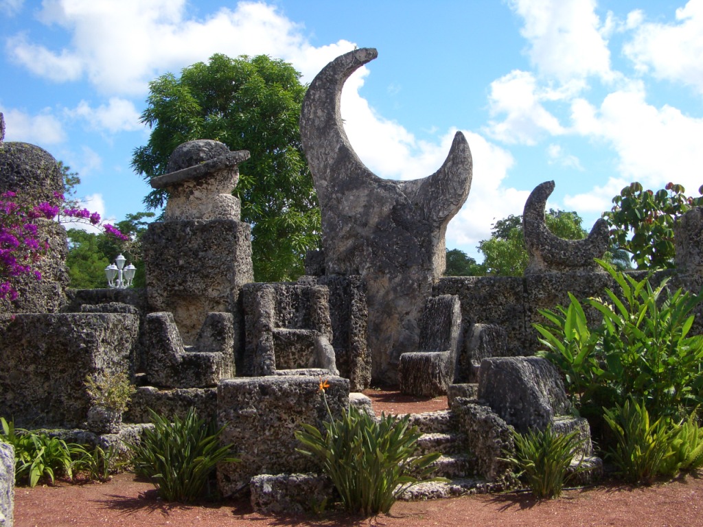 The Secrets of Edward Leedskalnin and His Incredible Coral Castle