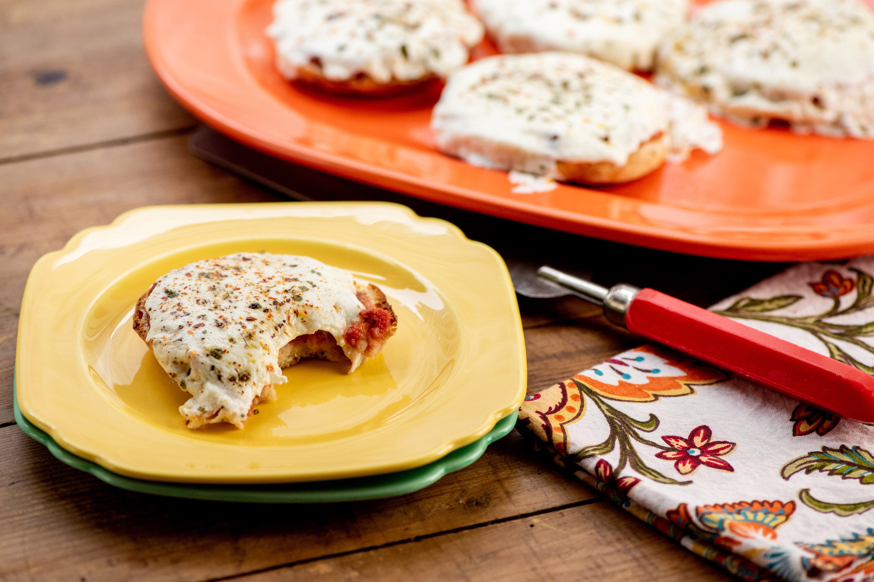 English Muffin Pizzas Recipe {Breakfast} — The Mom 100