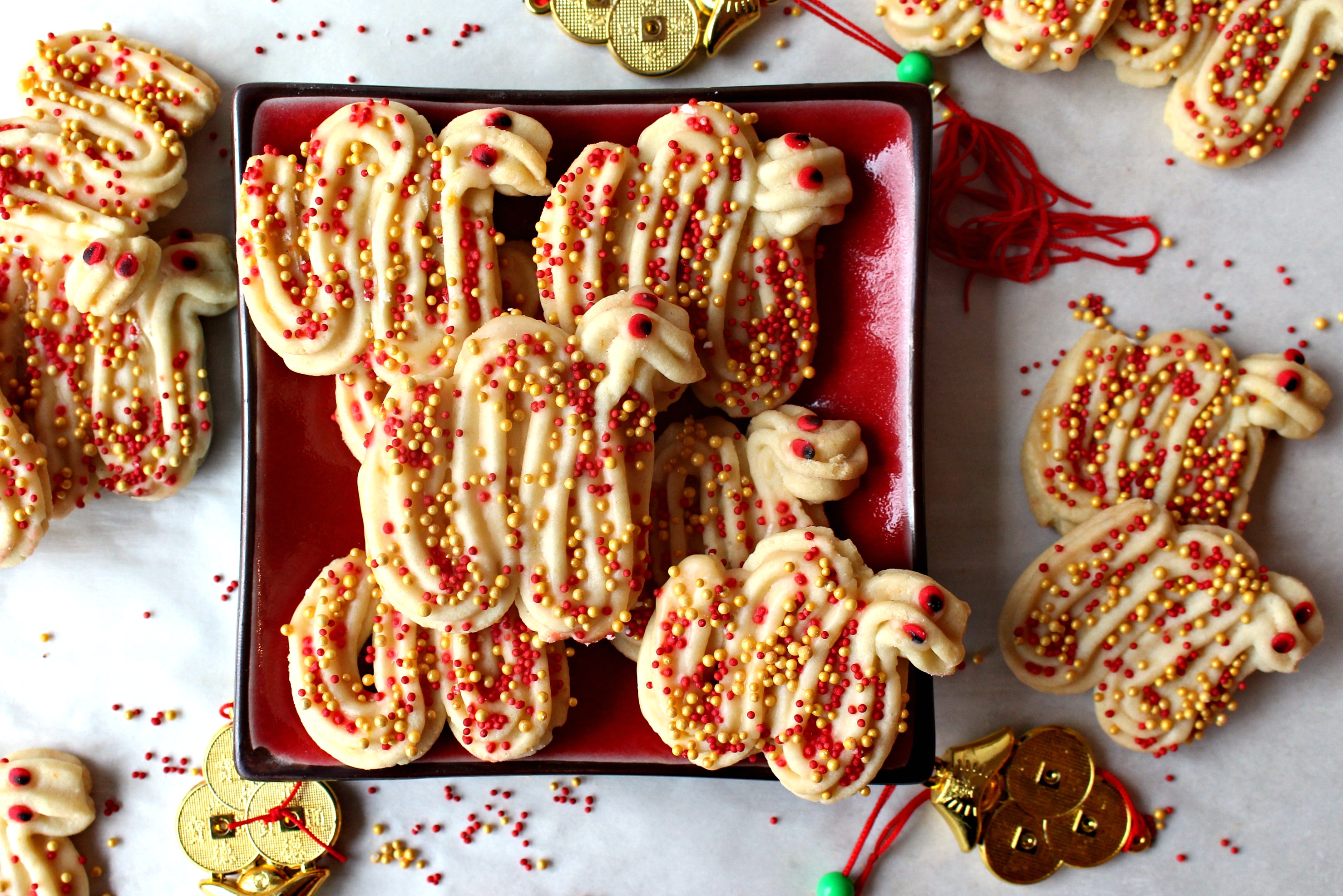 Butter Cookie Dragons ( 龙饼 ) for Chinese New Year The Monday Box