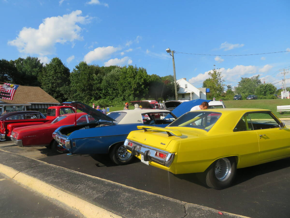 Photo Gallery Bill’s DriveIn hosts 9/11 Memorial Car Show The