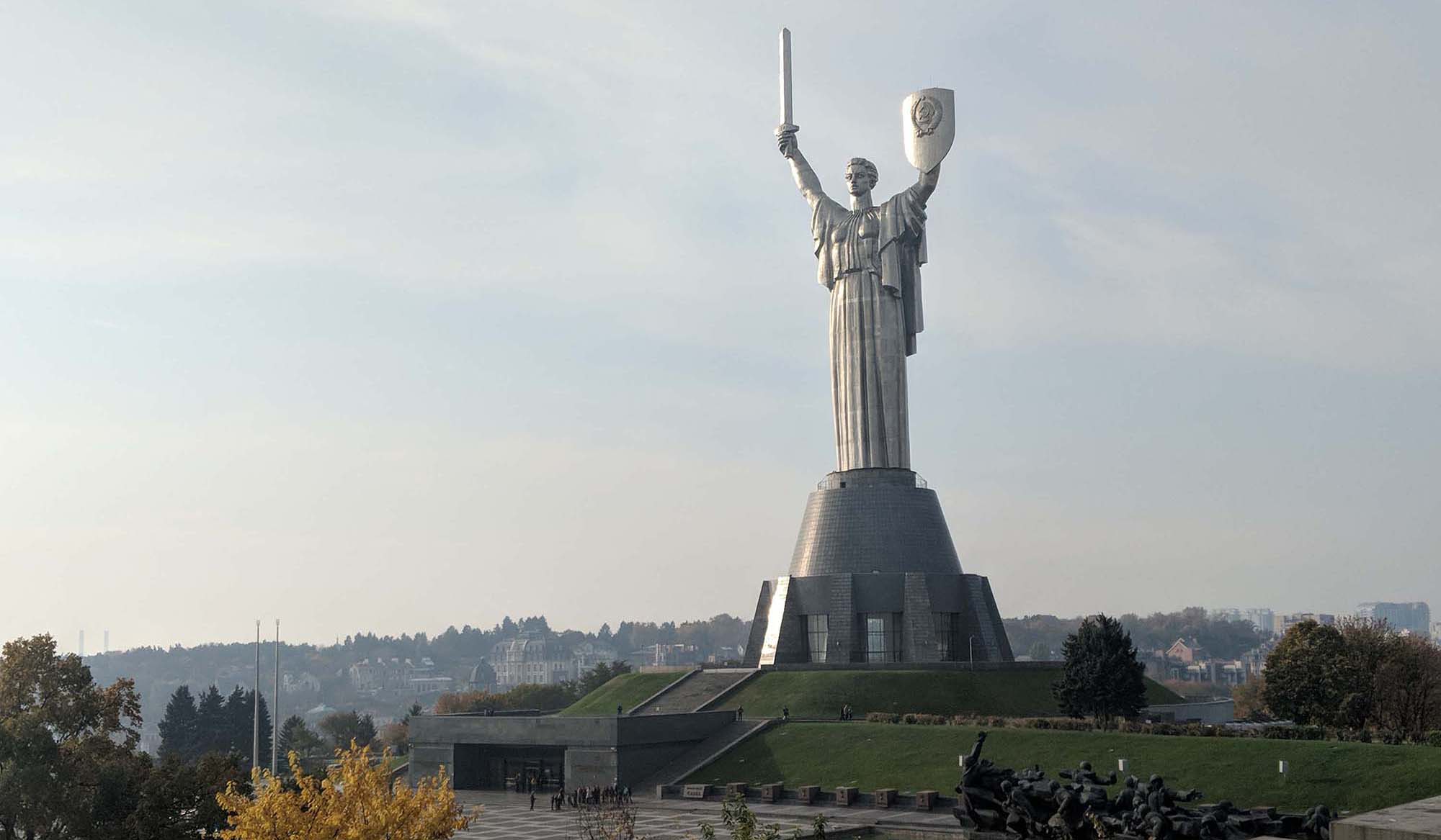 How the People’s Friendship Arch and the Motherland Monument Could Help