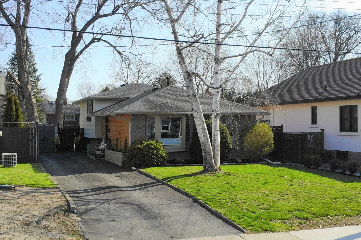 427 Seneca Avenue, Burlington The Morren Group