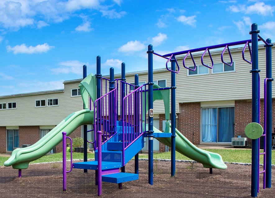 Fontana Village Townhomes in Rosedale