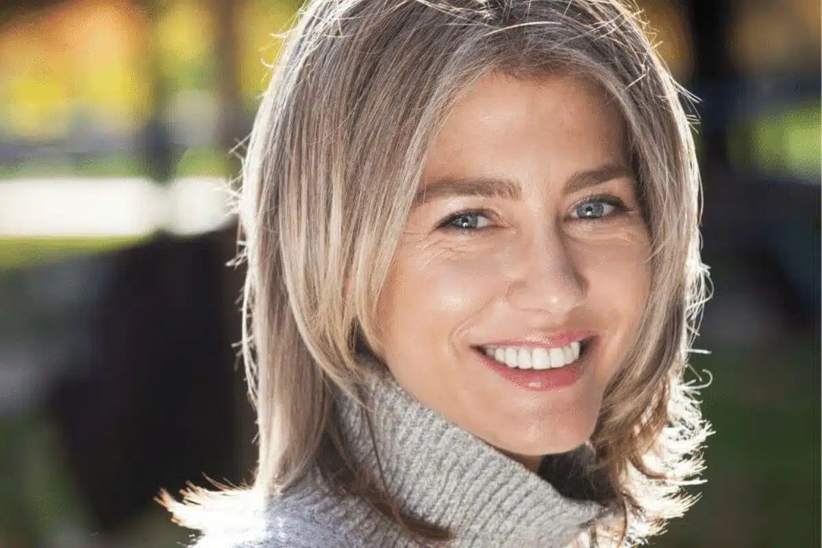 Removing Hair Color To Go Grey Easy Ways To Ditch The Dye