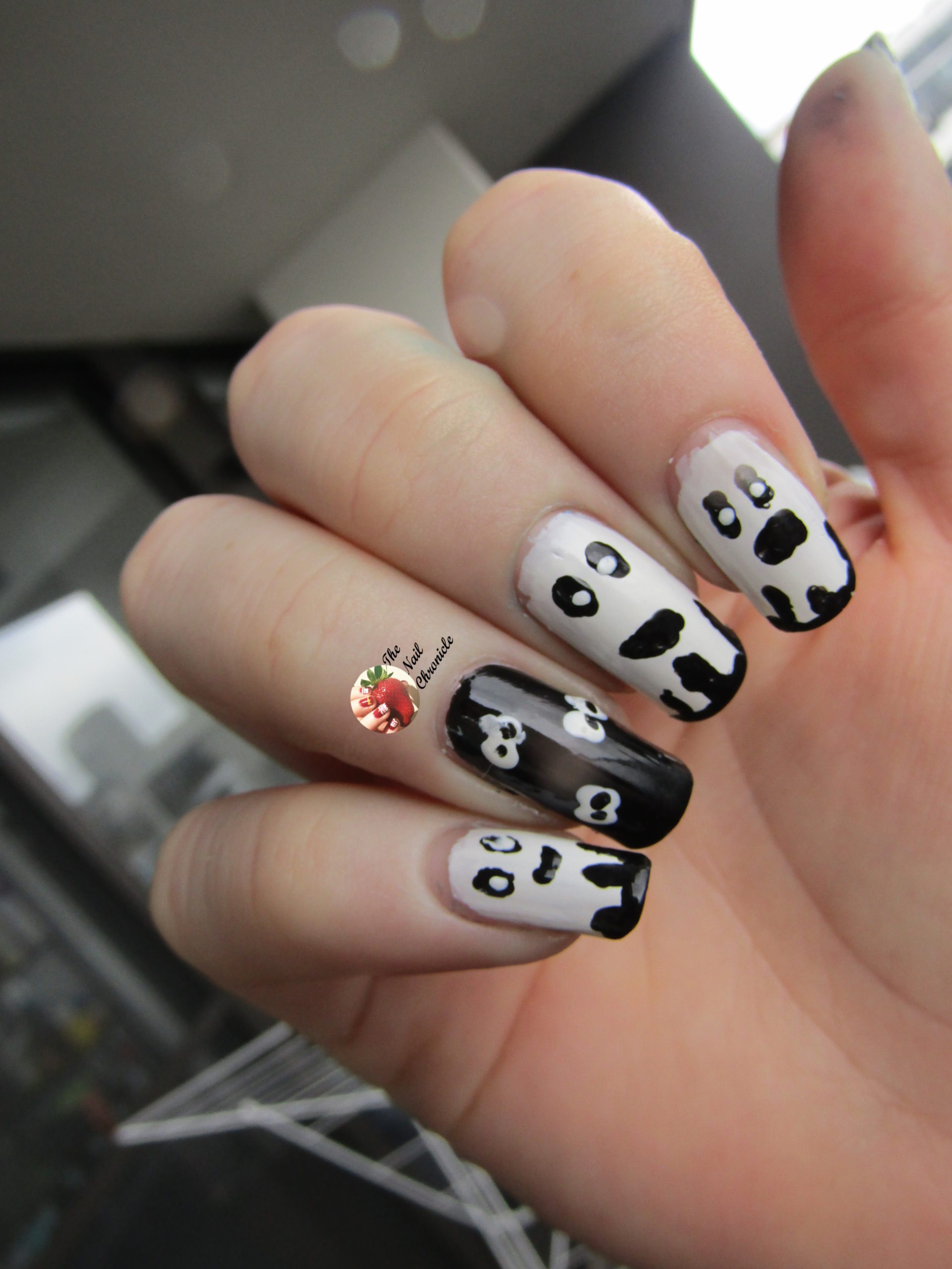 Halloween Nail Art 2018 Design 4 Ghost Nail Art The Nail Chronicle