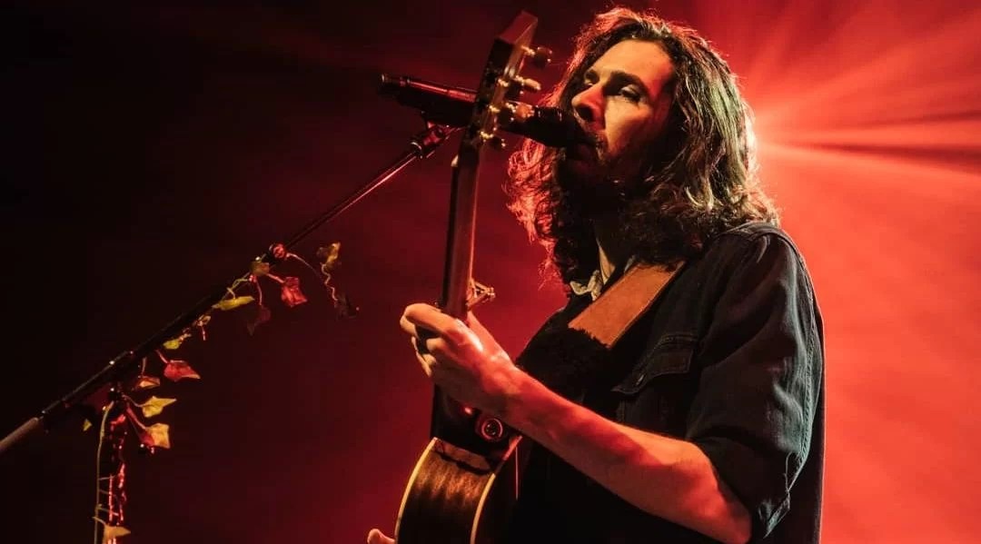 Is Hozier Gay? is he married? The truth about his sexuality(09)