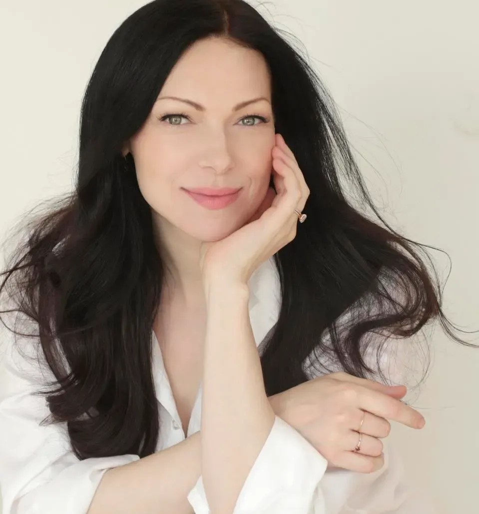 Laura Prepon’s Wiki, Net Worth, Husband, Family Background, Hot Photos