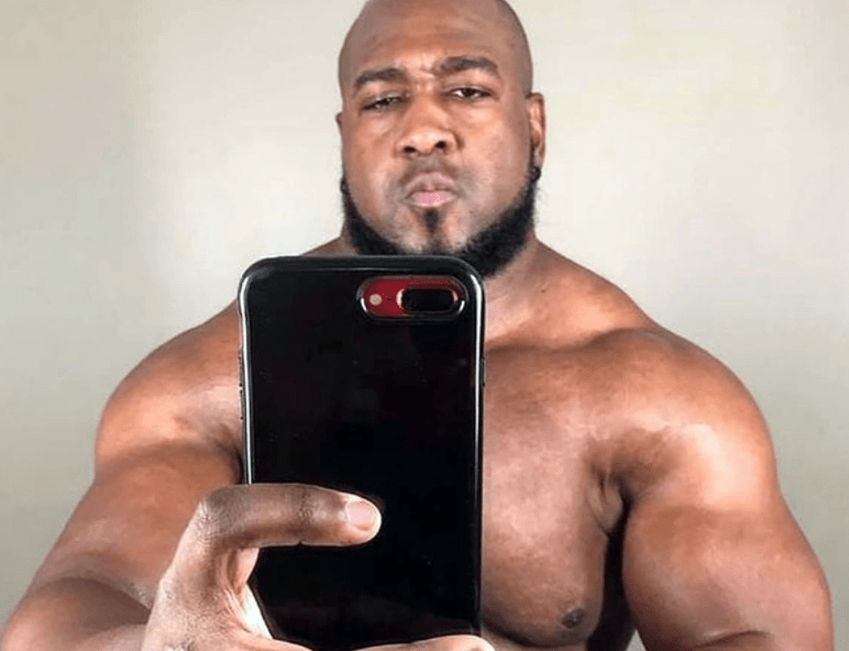 Powerlifter dies after crashing into boulder, SUVs — sports car