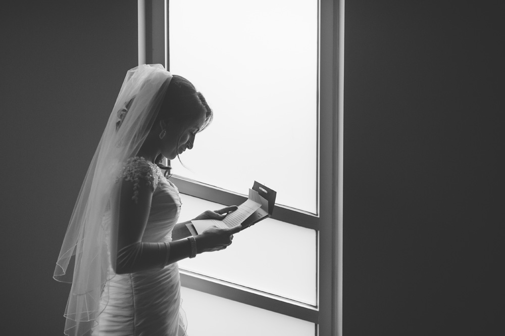 Angry Bride Fires Wedding Photographer Snopes