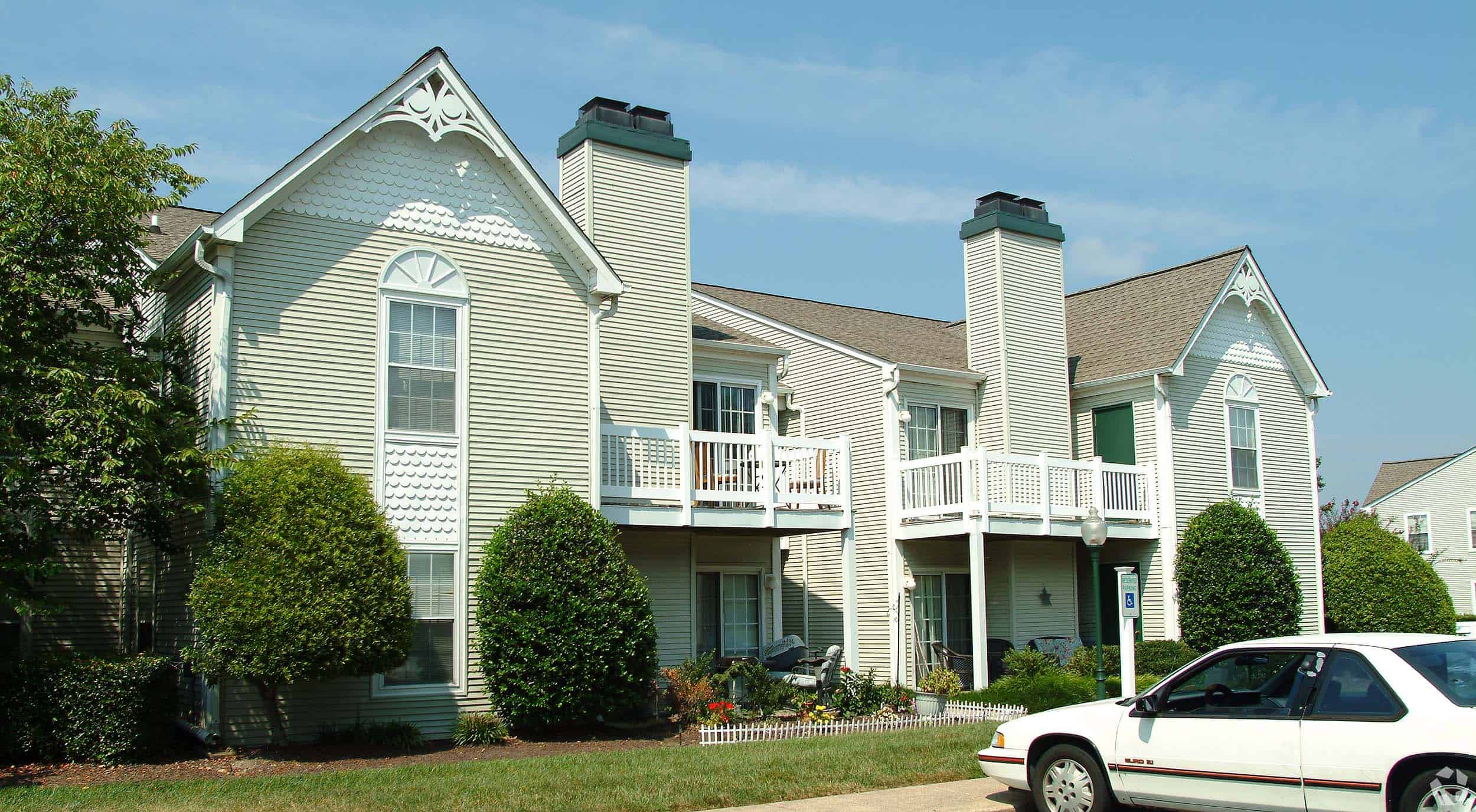 Gallery The Oaks of Dunlop Farms Apartments Colonial Heights Virginia