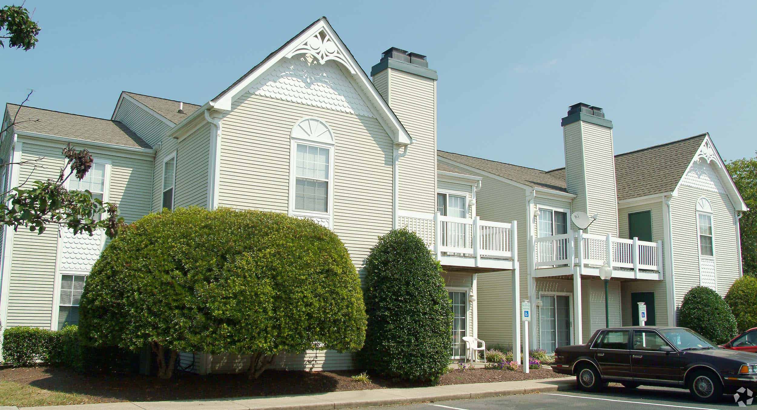 Gallery The Oaks of Dunlop Farms Apartments Colonial Heights Virginia