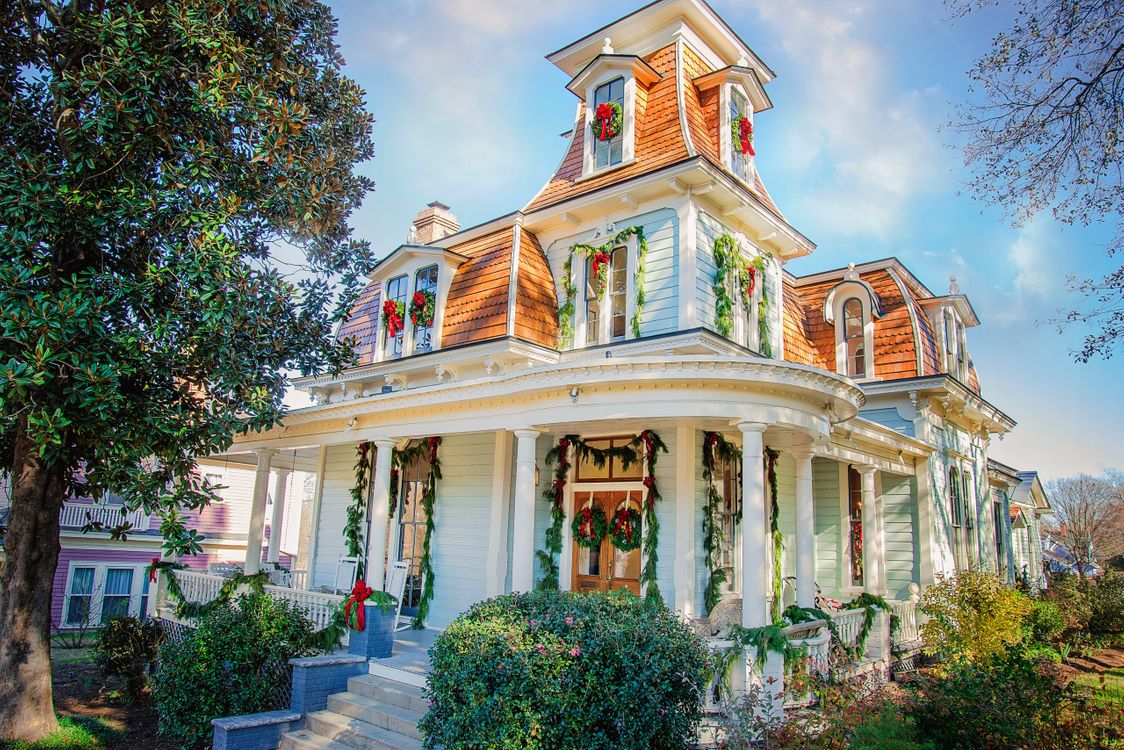 OMG! My favorite house in Raleigh! Circa 1871. 2,200,000 The Old