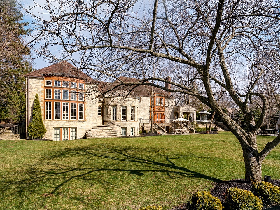 Sold. Roaring 20's mansion in Ohio. Love the theater and the speak easy