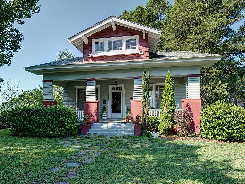 Great price!! The Ed Campbell House, Circa 1917. Over 1/2 acre in North