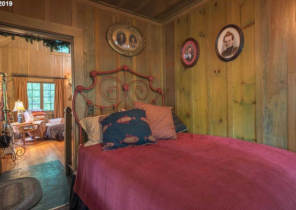 Oregon mountain cabin along the Zigzag River. Circa 1938. 299,800