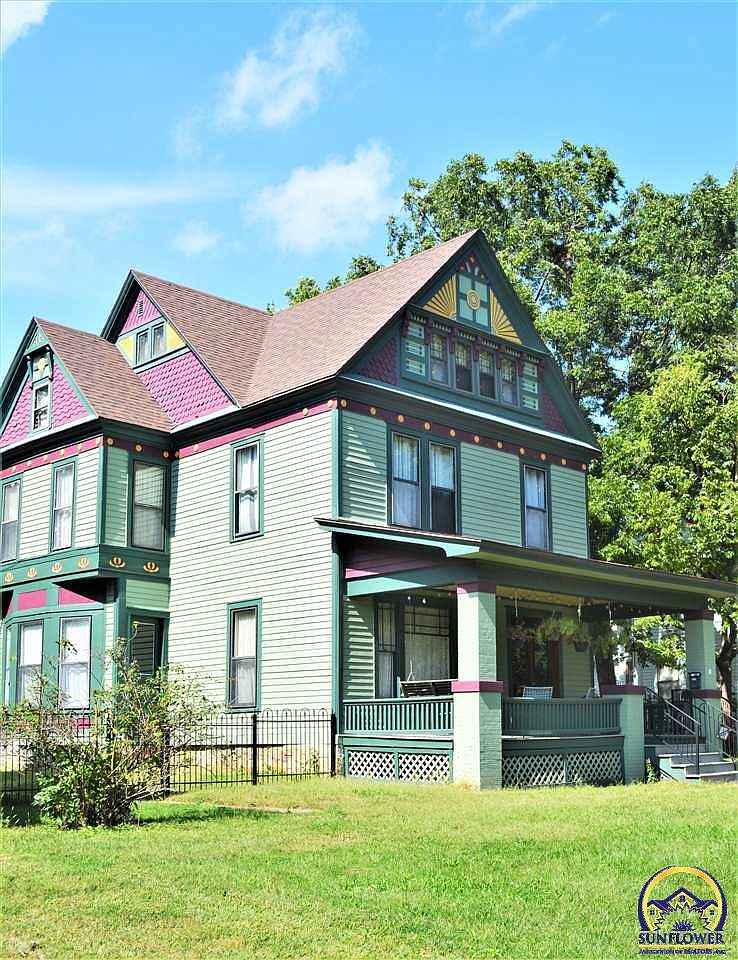 Pretty Victorian! Circa 1885 in Topeka, Kansas. 150,000 The Old House Life