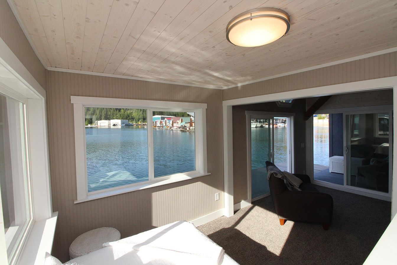 Now that's waterfront! Float home, Circa 1940 in Bayview, Idaho