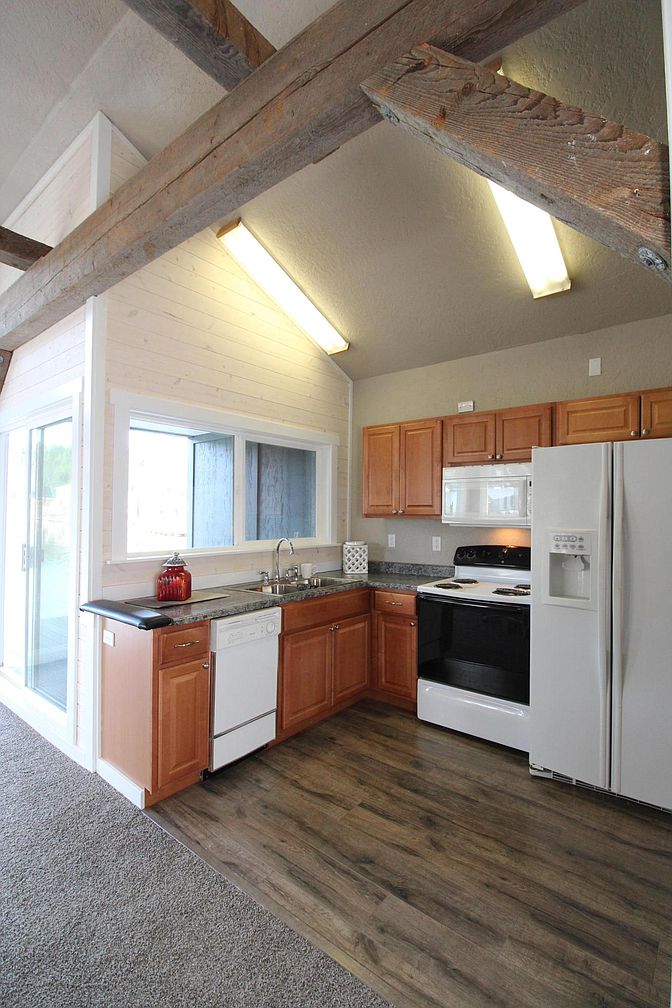 Now that's waterfront! Float home, Circa 1940 in Bayview, Idaho