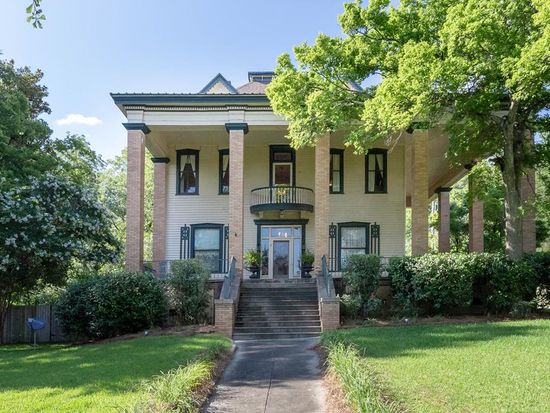 Off market. Two acres with a pool in Alabama. Circa 1898. 255,000