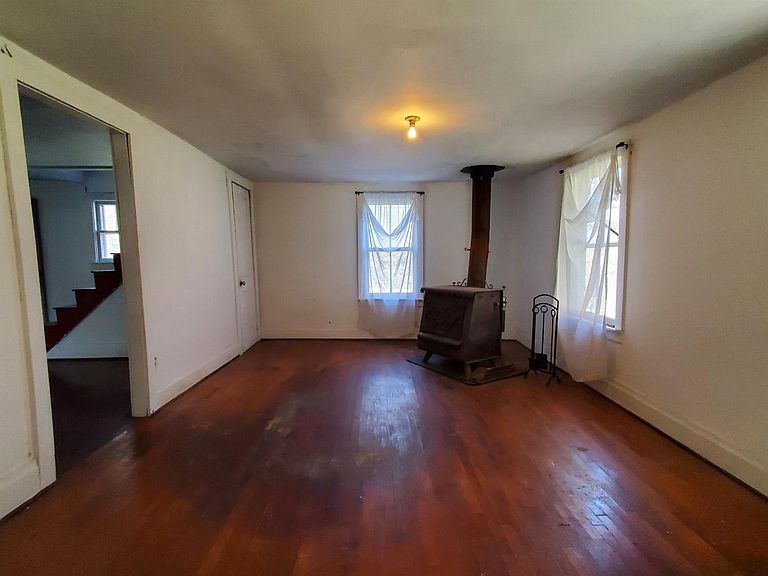 19 acres in Daniel Boone National Forest in Kentucky. Circa 1920