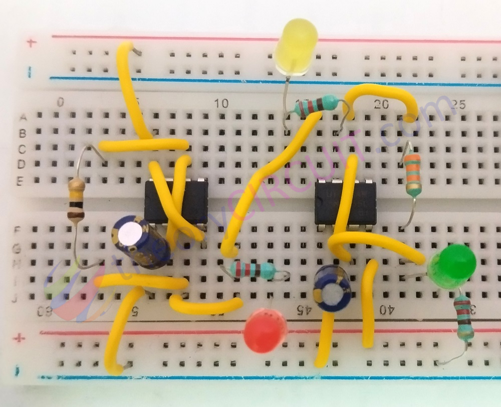Simple Traffic Light Circuit using IC 555