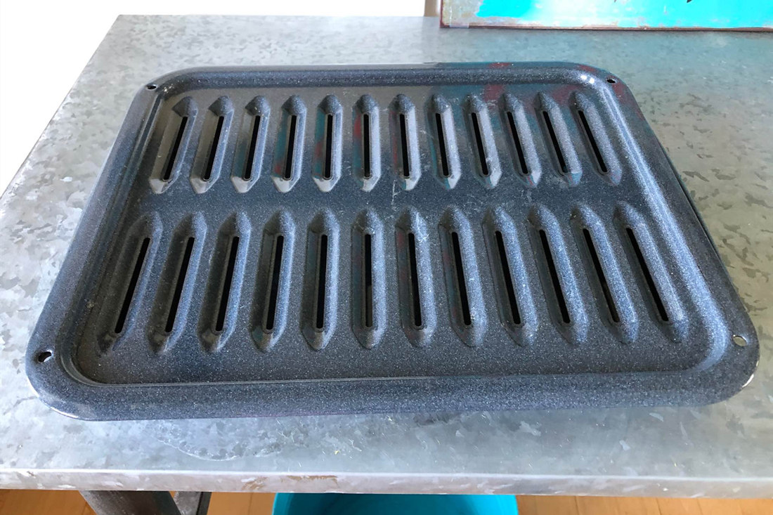 What Is A Broiler Pan And How to Use It