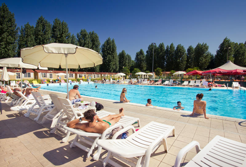 Contiki Vs. Top Deck Tours ThePassportPrincess