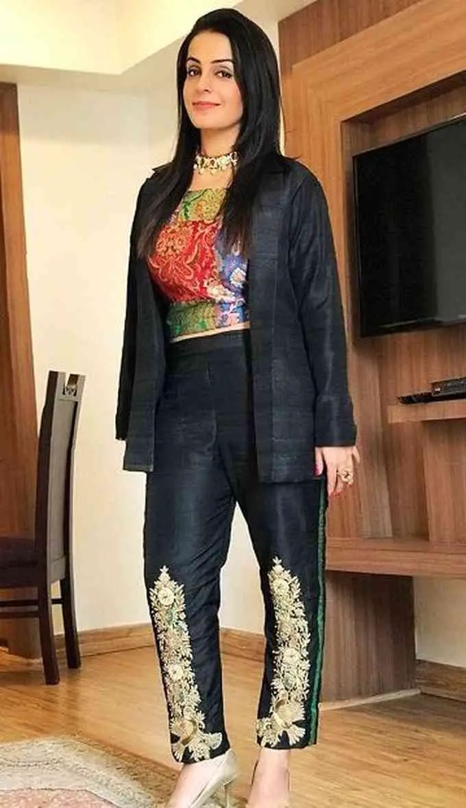 Simar Kaur Affairs, Age, Height, Net Worth, Bio and More 2021 The