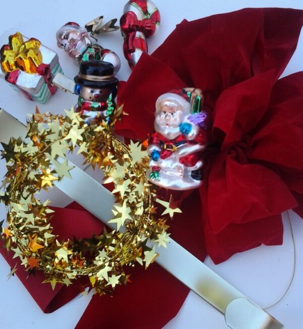 DIY Retro Holiday Wreath Decorating Kit PHAG