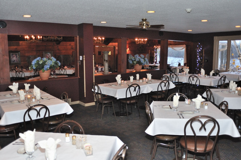 Restaurant & Bar in Mosinee, WI Pinewood Supper Club