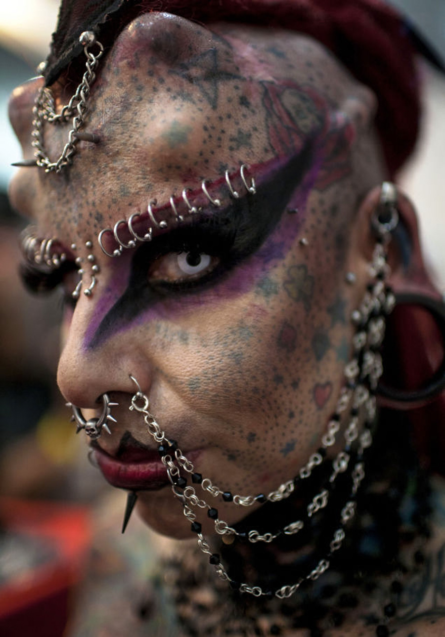 Body Modification Show / 16 Women Show The Beauty In Body Modification