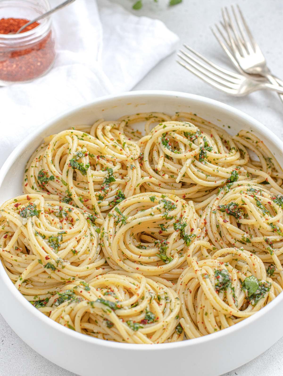 Garlic And Oil Pasta (Spaghetti Aglio E Olio) - Plant Based School