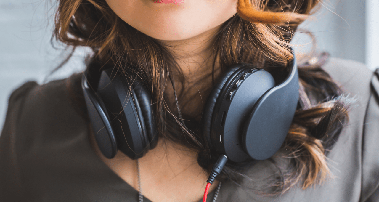 Best Podcast Headphones For 2023