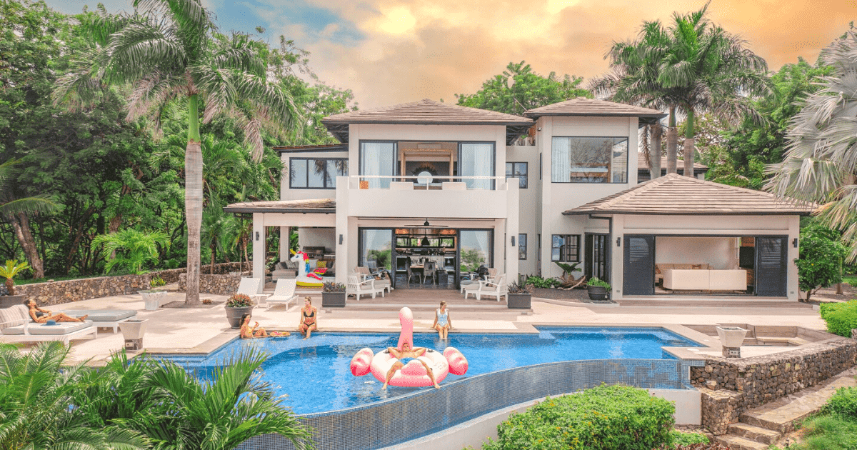 Staying in a Luxury Villa in Costa Rica vs Luxury Hotel