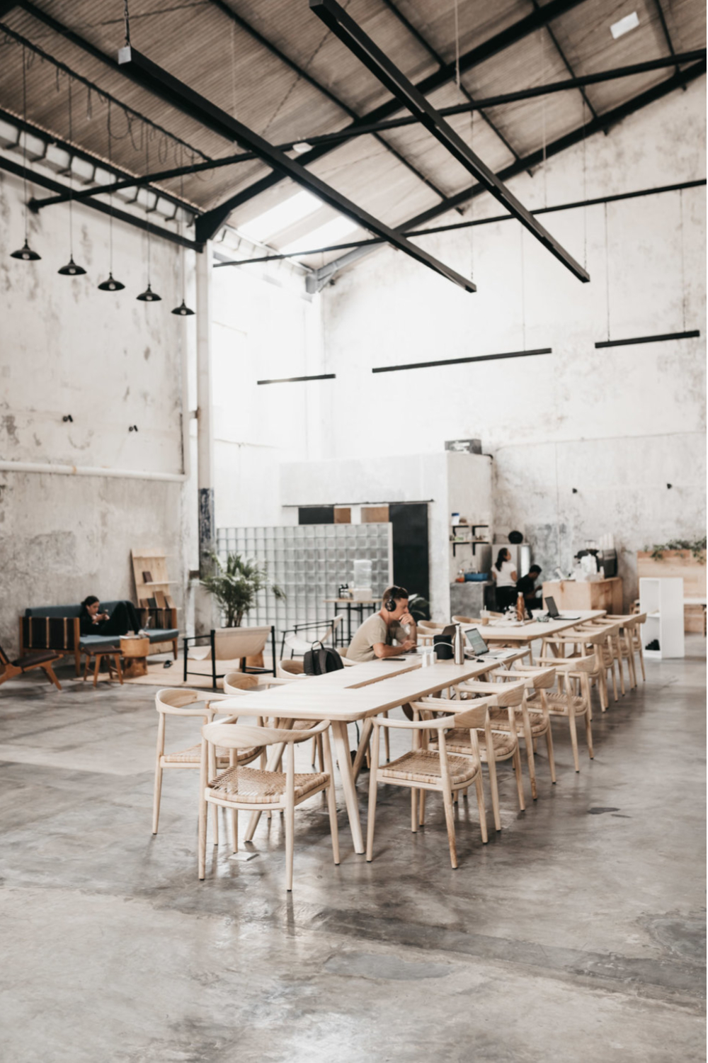 將廢棄廠房翻新成創意工作空間 峇里島 Kinship Studio POLYSH